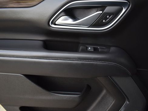 Used 2022 Chevrolet Tahoe Z71 w/ Luxury Package image 13