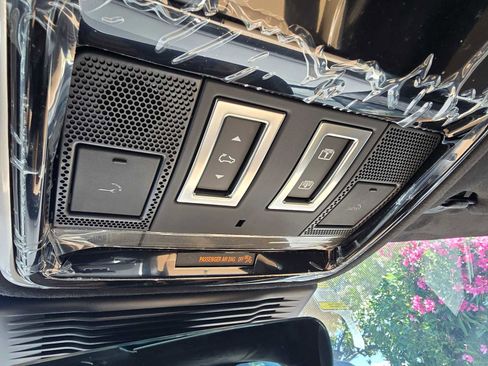 New 2026 Land Rover Range Rover Velar Autobiography image 33