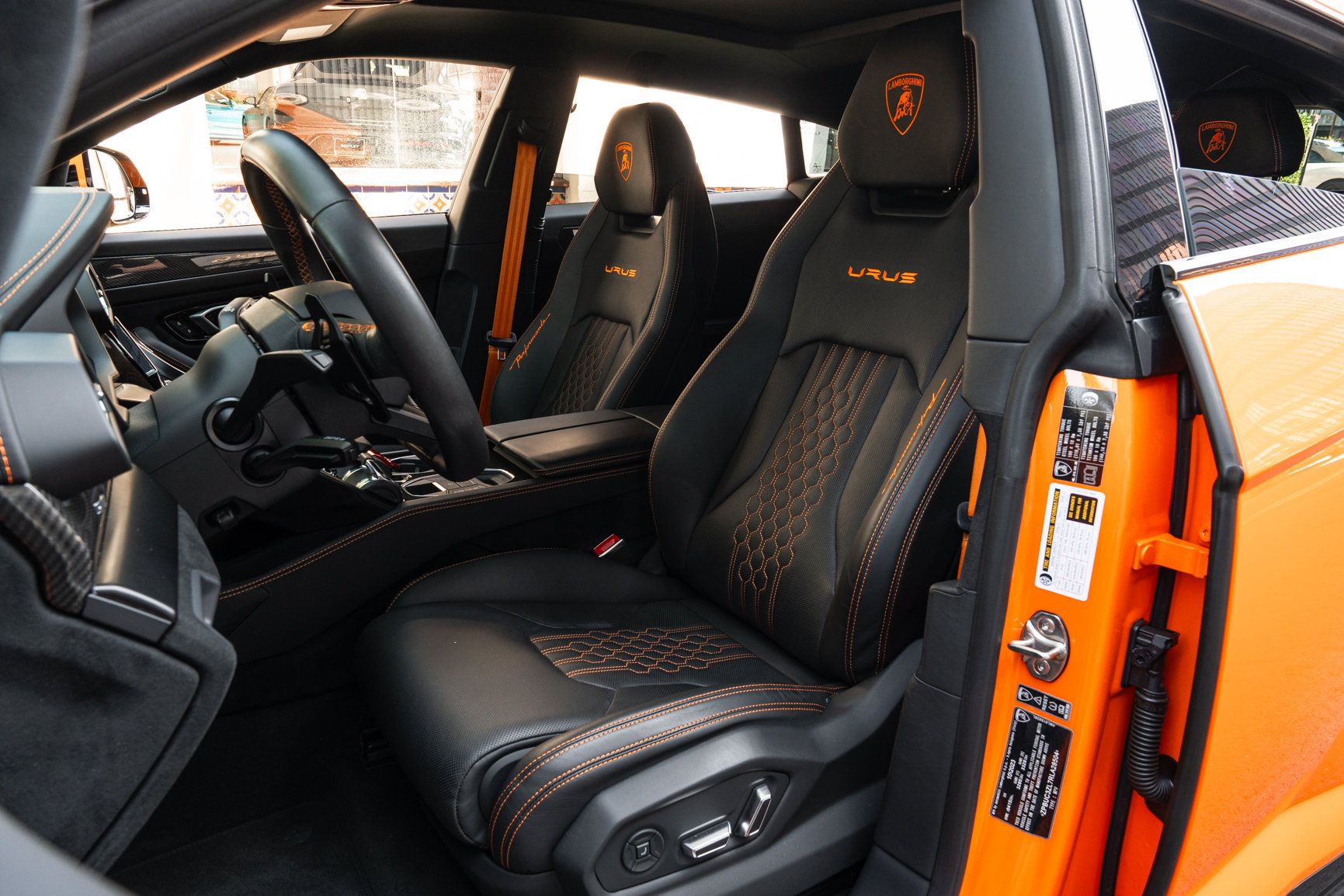Used 2024 Lamborghini Urus Performante AWD/4WD image 47
