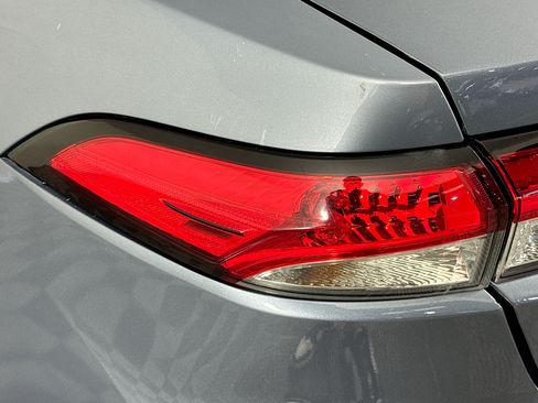 Used 2022 Toyota Corolla LE FWD image 34