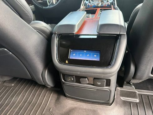 Used 2022 Lincoln Navigator Reserve AWD/4WD image 44