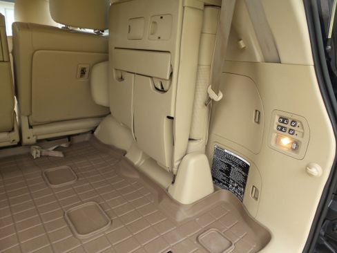 Used 2011 Lexus LX 570 4WD image 61