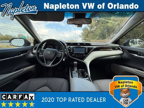 Used 2018 Toyota Camry LE image 18