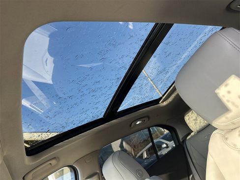 Used 2023 Cadillac XT4 Premium Luxury image 35