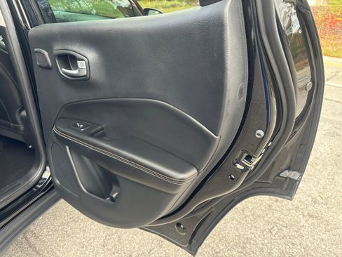 Used 2021 Jeep Compass Latitude w/ Sun and Sound Group image 13