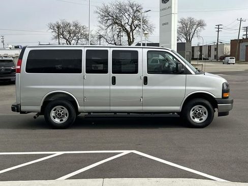 Used 2025 GMC Savana 2500 LT w/ LT Preferred Equipment Group image 4