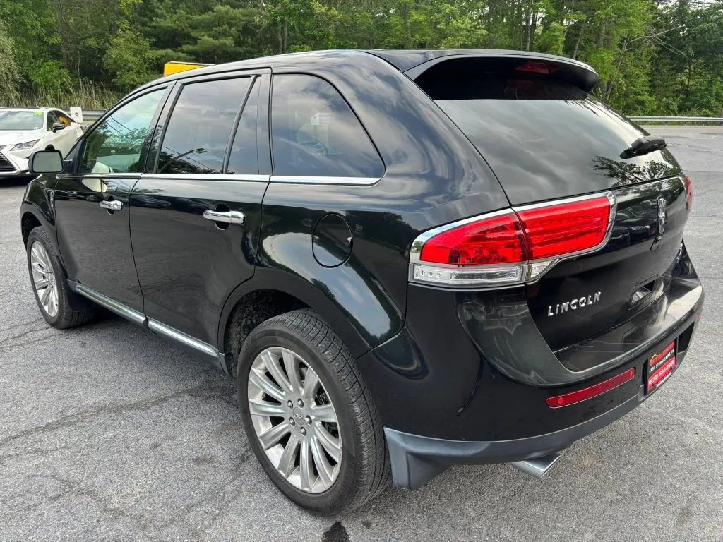 Used 2015 Lincoln MKX AWD w/ Equipment Group 102A image 6