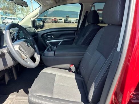 Used 2019 Nissan Titan SV RWD image 8