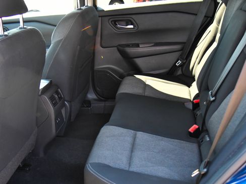 Used 2025 Nissan Rogue SV FWD image 35