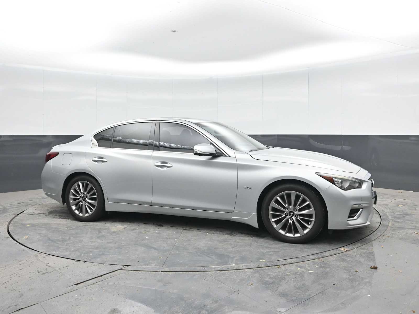 Used 2020 INFINITI Q50 Luxe w/ Essential Package (3.0T Luxe) AWD/4WD image 8