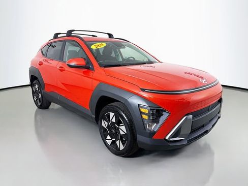 Used 2025 Hyundai Kona SEL AWD/4WD image 1