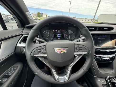 Certified 2025 Cadillac XT6 Sport w/ Technology Package AWD/4WD image 14