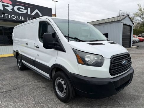 Used 2015 Ford Transit 250 130 Low Roof image 4