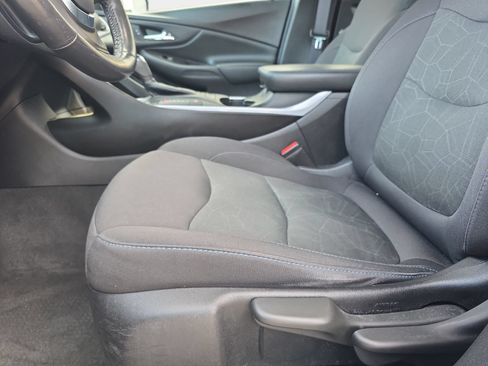 Used 2017 Chevrolet Volt LT w/ Comfort Package FWD image 27