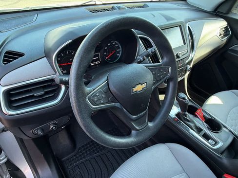 Used 2018 Chevrolet Equinox LS FWD image 10