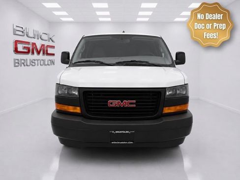 Used 2025 GMC Savana 3500 Extended RWD image 3