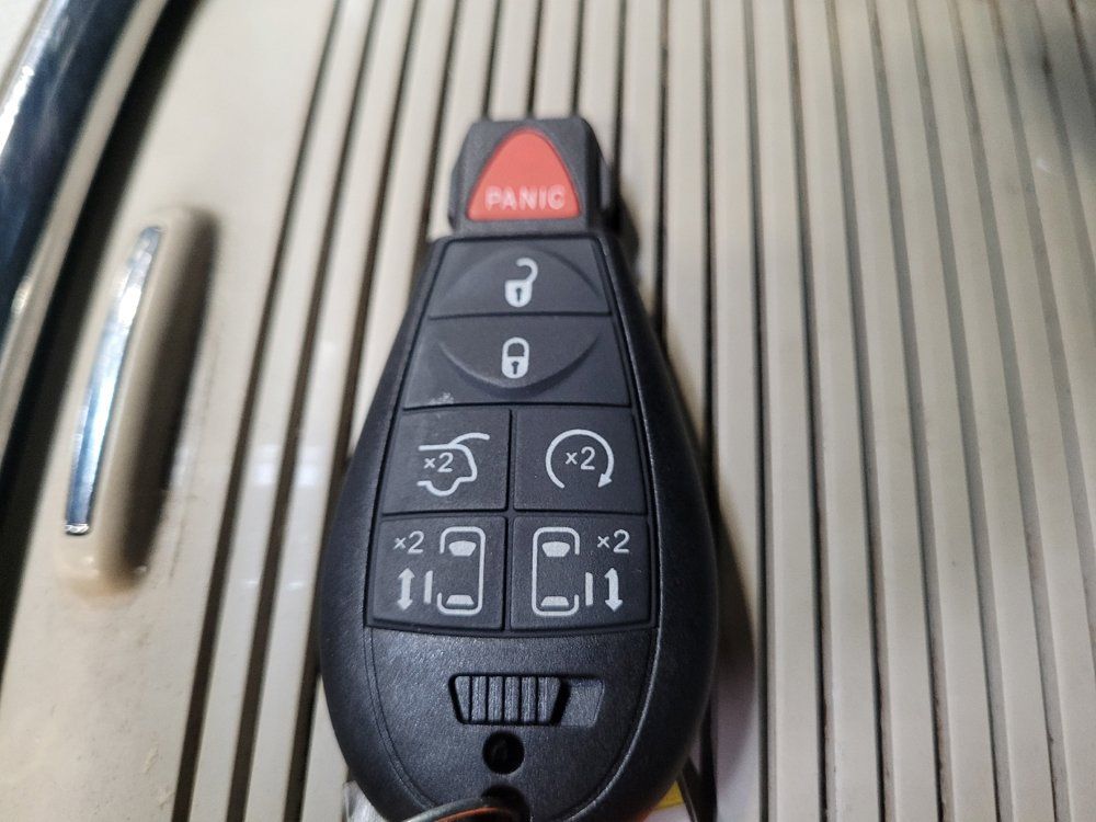 Used 2017 Dodge Grand Caravan SXT FWD image 32