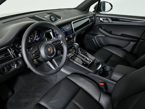 New 2026 Porsche Macan AWD/4WD image 4