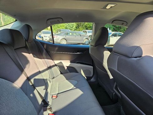 Used 2018 Toyota Camry LE image 33