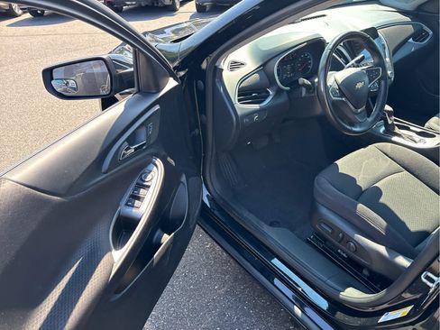 Certified 2022 Chevrolet Malibu RS w/ LPO, Floor Liner Package FWD image 8
