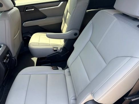 Used 2024 GMC Acadia Elevation FWD image 22