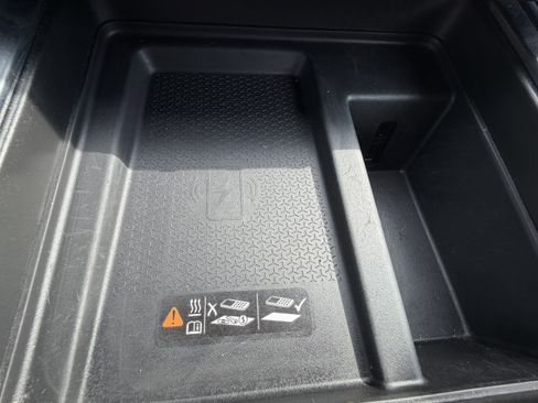 Used 2025 GMC Acadia Elevation FWD image 21