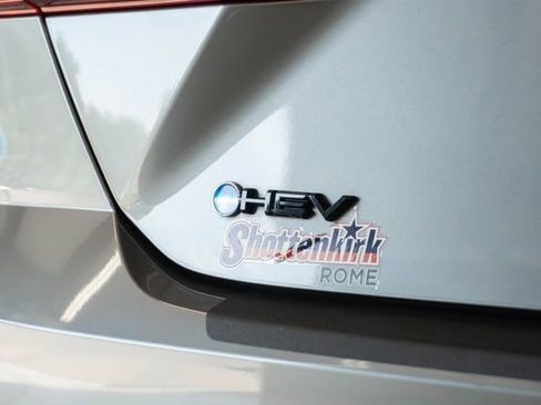 Used 2025 Toyota Camry SE FWD image 25