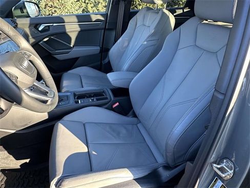 Used 2025 Audi Q3 2.0T Premium w/ Convenience Package image 22