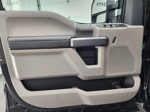 Used 2022 Ford F250 XLT w/ Black Appearance Package image 38