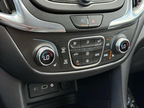 Used 2023 Chevrolet Equinox LT AWD/4WD image 23