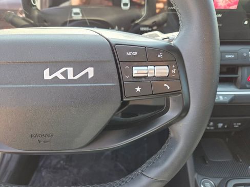 Used 2025 Kia K4 EX FWD image 27