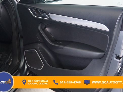 Used 2017 Audi Q3 2.0T Prestige w/ Prestige Package image 18