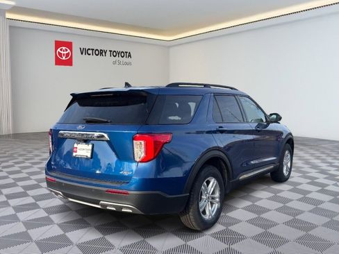 Used 2023 Ford Explorer XLT w/ Equipment Group 202A image 4