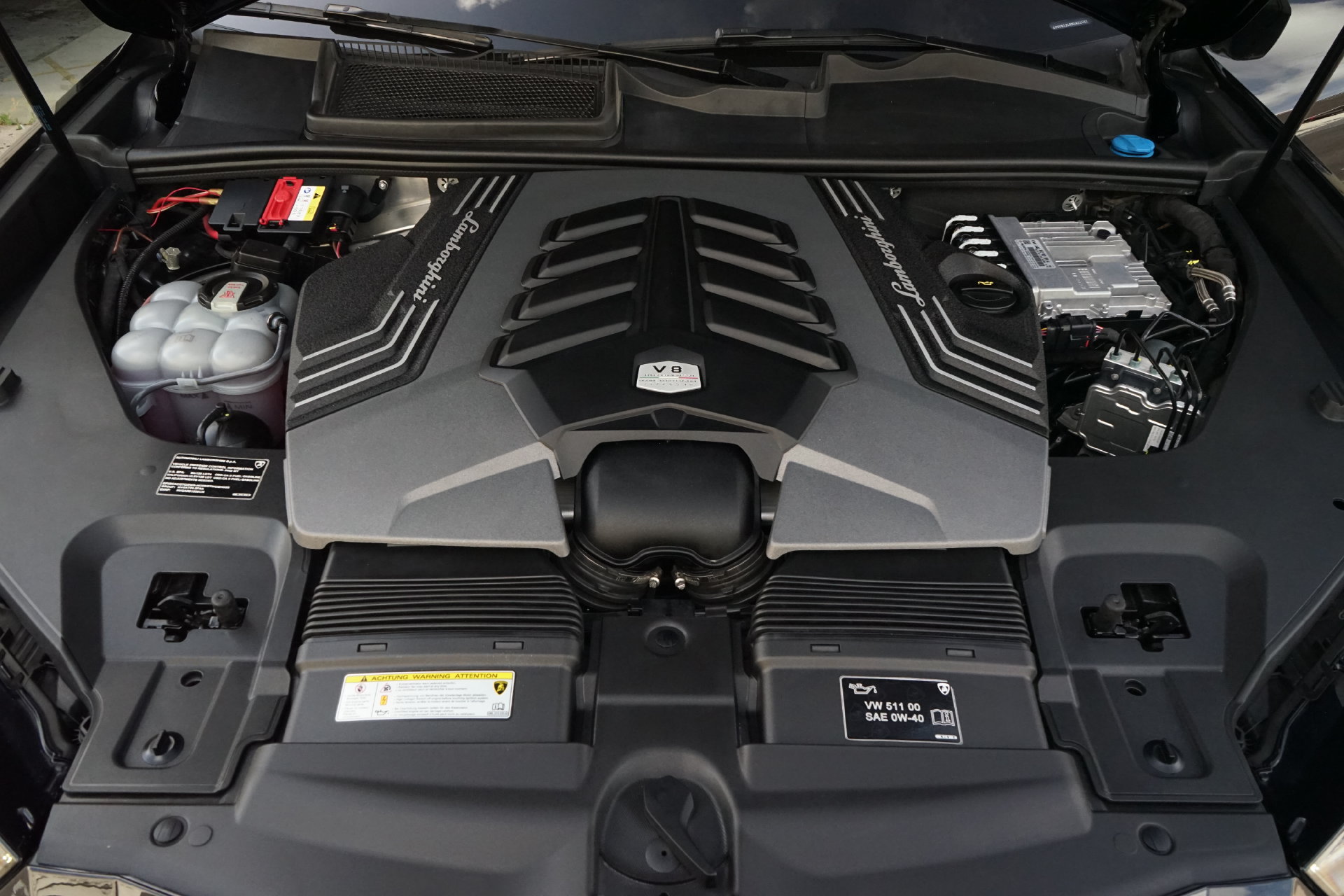 Used 2022 Lamborghini Urus AWD/4WD image 30
