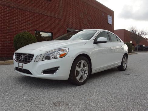 Used 2012 Volvo S60 T5 image 36