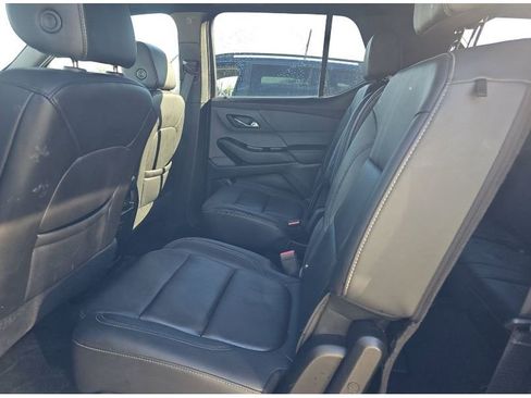 Used 2023 Chevrolet Traverse LT image 23