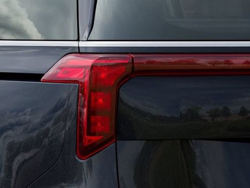 New 2026 Kia Carnival EX FWD image 11