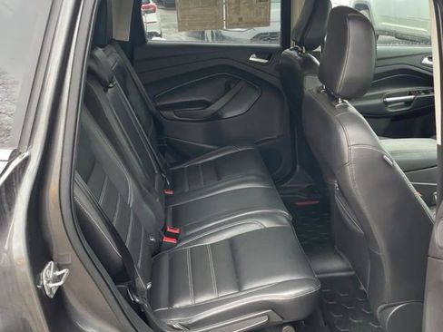 Used 2018 Ford Escape Titanium image 4