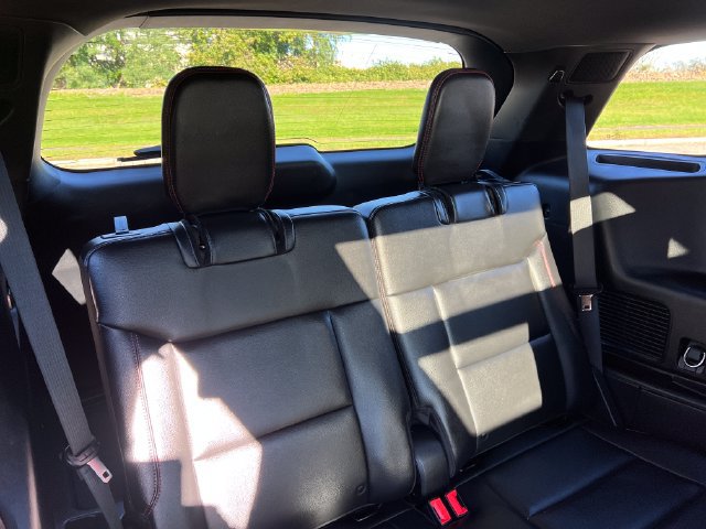 Used 2023 Ford Explorer ST-Line w/ Class IV Trailer Tow Package AWD/4WD image 32