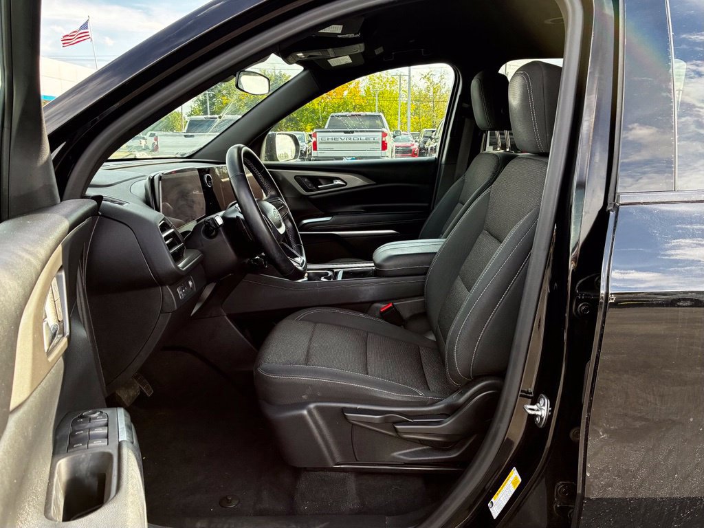 Used 2024 Chevrolet Traverse LS w/ Midnight/Sport Edition FWD image 7