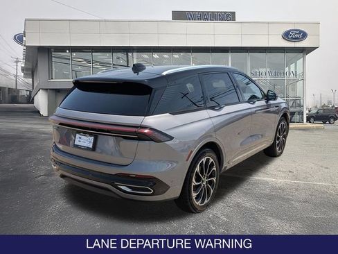 Used 2024 Lincoln Nautilus Reserve AWD/4WD image 8