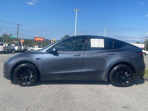 Used 2022 Tesla Model Y Long Range AWD/4WD image 4