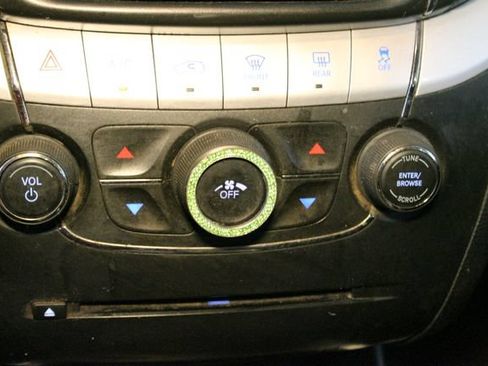 Used 2019 Dodge Journey SE w/ Premium Group FWD image 21
