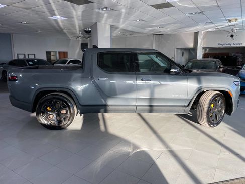 Used 2023 Rivian R1T Adventure image 9
