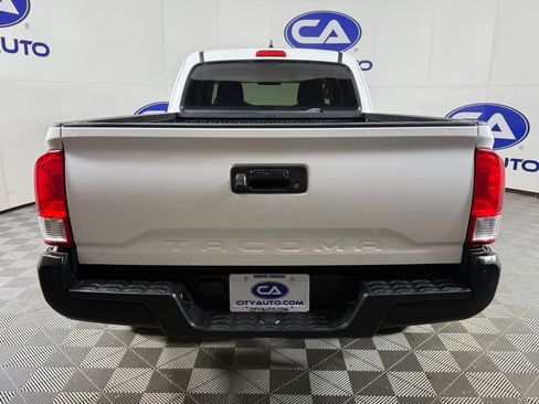 Used 2016 Toyota Tacoma SR image 5