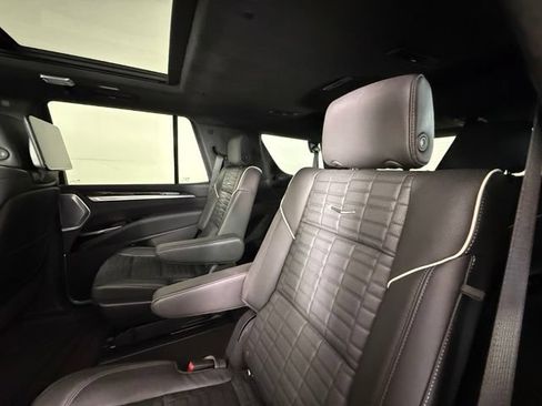 Certified 2026 Cadillac Escalade Platinum Sport w/ LPO, ONYX Package AWD/4WD image 28