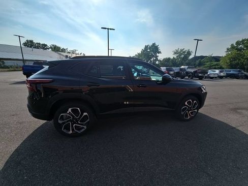 New 2026 Chevrolet Trax RS w/ Driver Confidence Package FWD image 10