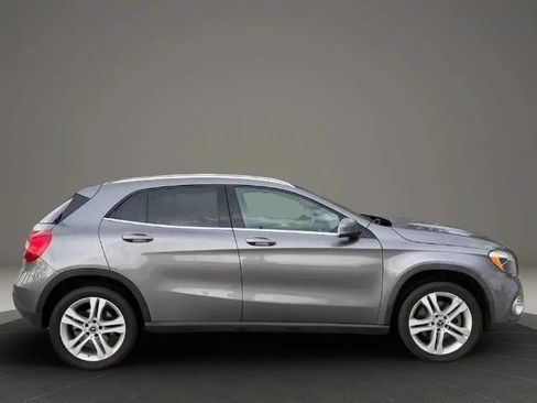 Used 2019 Mercedes-Benz GLA 250 4MATIC image 8