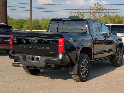 Used 2025 Toyota Tacoma TRD Sport w/ TRD Sport Upgrade Package AWD/4WD image 3