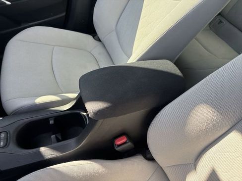 Used 2024 Toyota Corolla Cross L FWD image 22